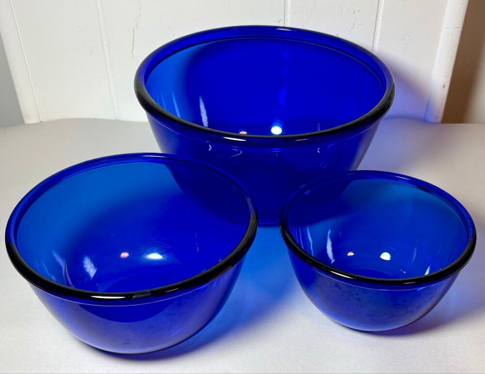 VTG Arcoroc France Cobalt Blue Glass Nesting Mixing Bowls Set of 3 "Saphir" EUC